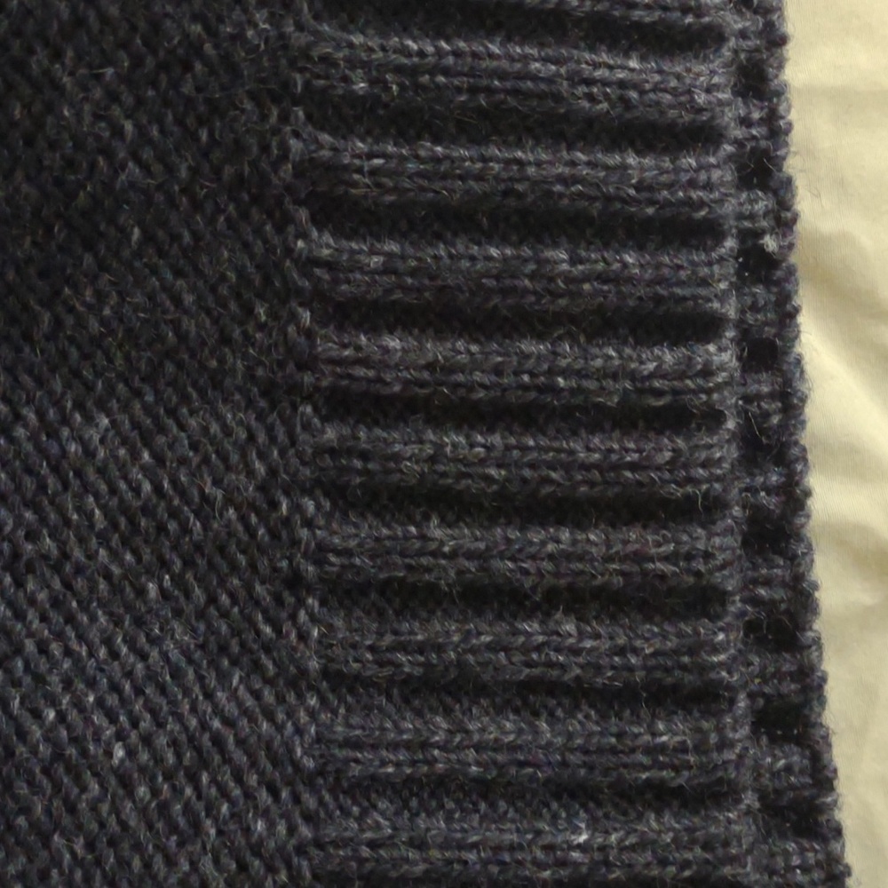 Ladies Navy heavyweight sweater L/XL. NWOT. - Picture 8 of 12